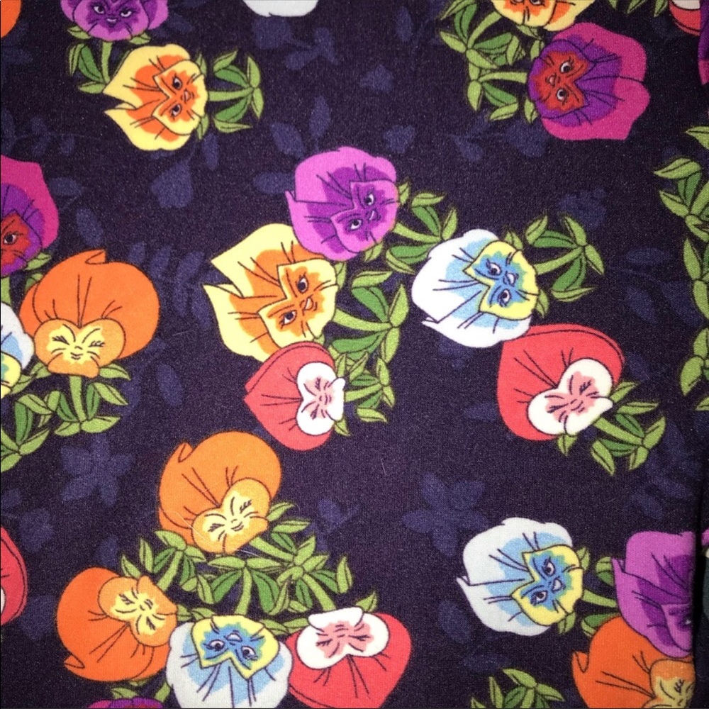 LuLaRoe Alice in Wonderland leggings, TC